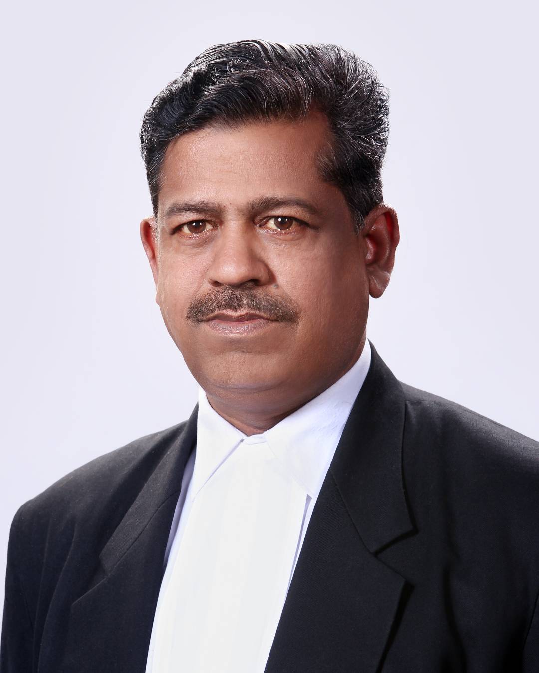 Advocate  Ravinder  Aggarwal